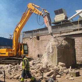  EXCAVACIONES HNOS AGUILAR TORRES Demolición de casa