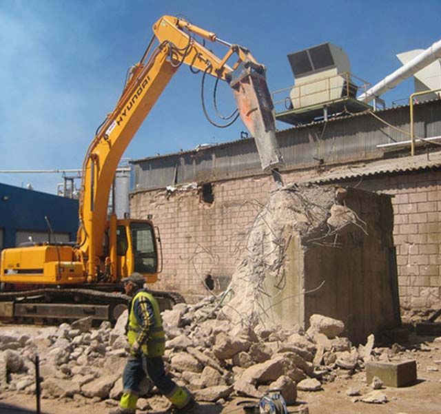  EXCAVACIONES HNOS AGUILAR TORRES Demolición de casa