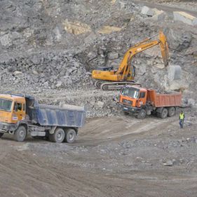  EXCAVACIONES HNOS AGUILAR TORRES Maquinas excavadoras